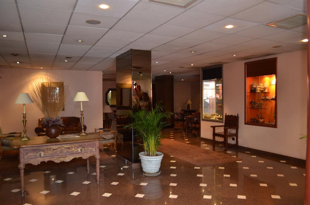 Hotel Maria Angola Lima Luaran gambar