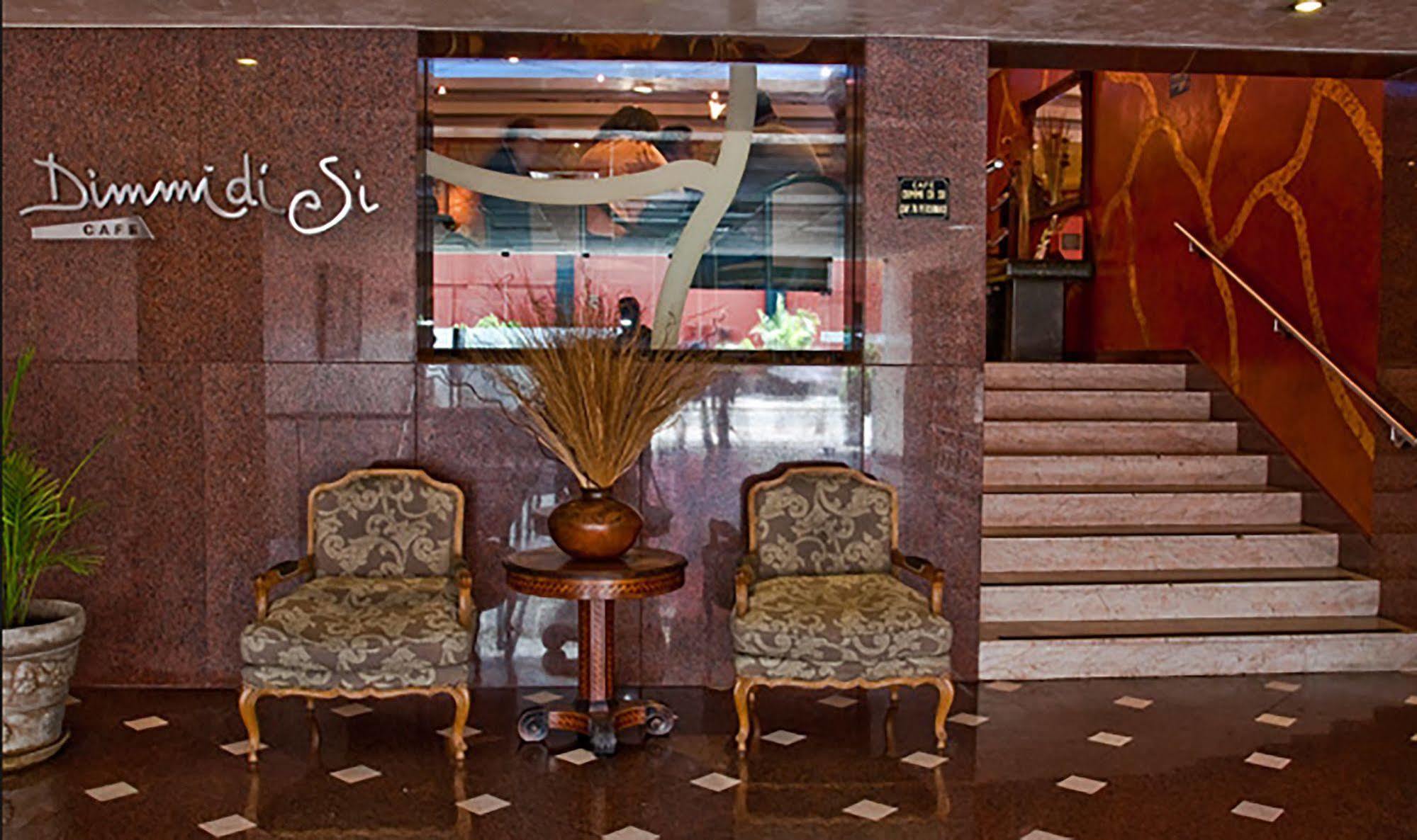 Hotel Maria Angola Lima Luaran gambar