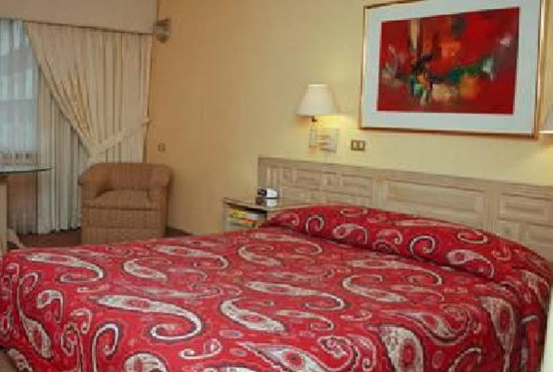Hotel Maria Angola Lima Luaran gambar